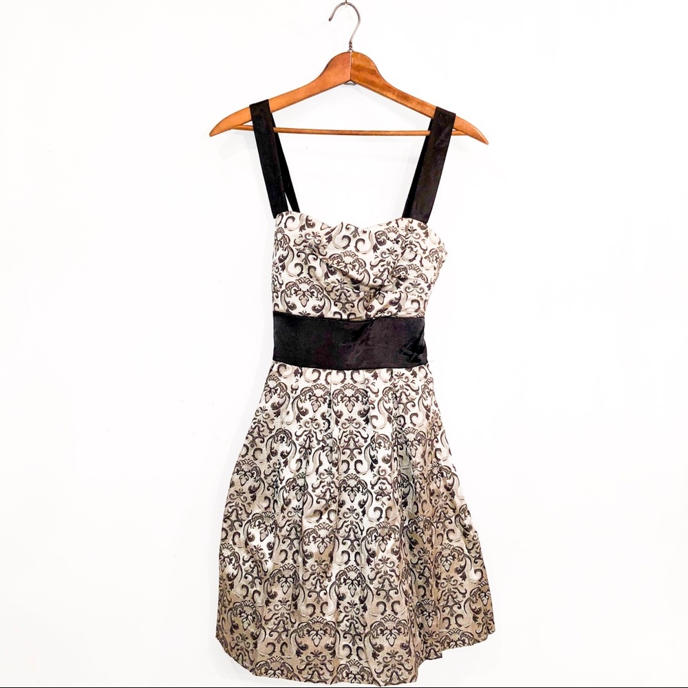 🦋Speechless Patterned Dress Silver & Black